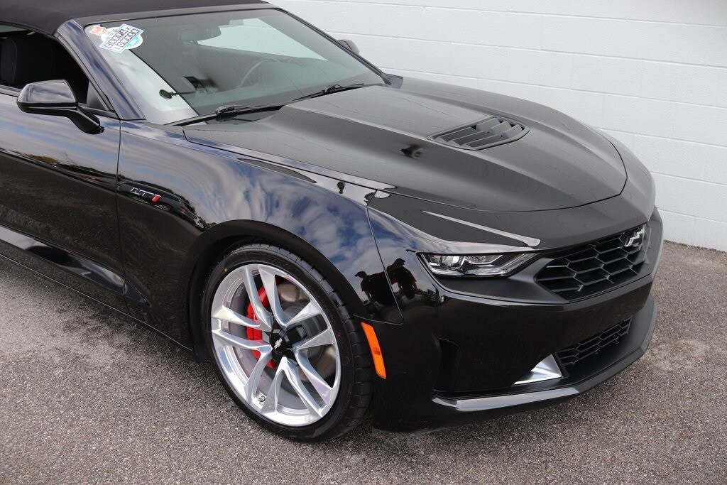 2023 Chevrolet Camaro LT1 photo 3