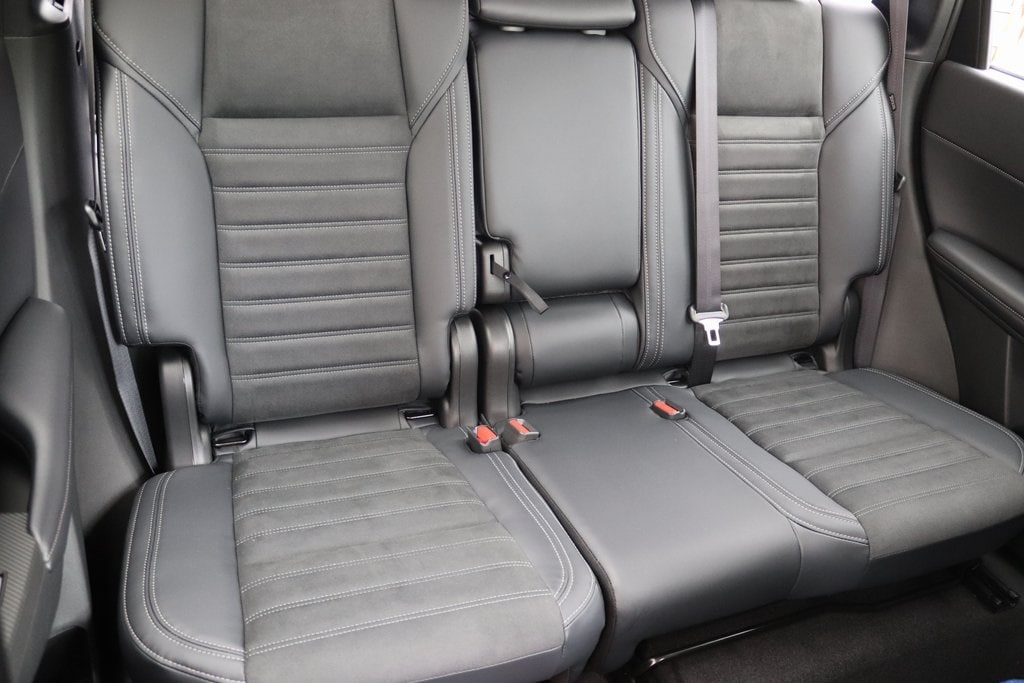 2025 Mitsubishi Outlander Plug-in Hybrid SE - Photo 8