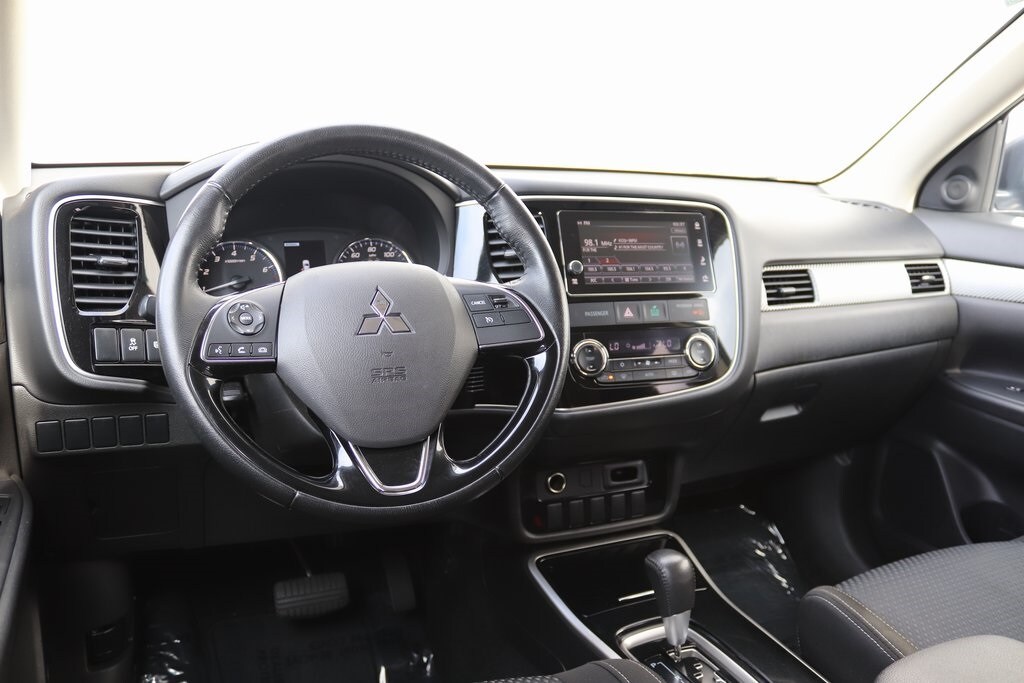 2017 Mitsubishi Outlander SE photo 4