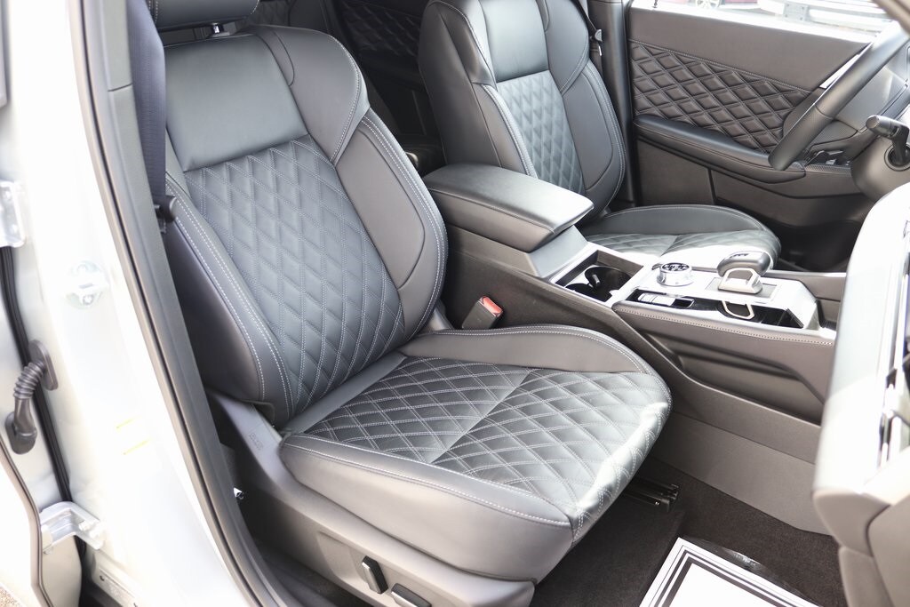 2024 Mitsubishi Outlander SEL photo 4