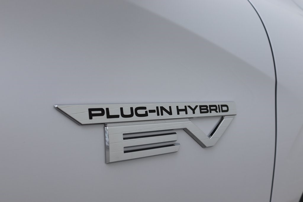 2025 Mitsubishi Outlander Plug-in Hybrid SE - Photo 7