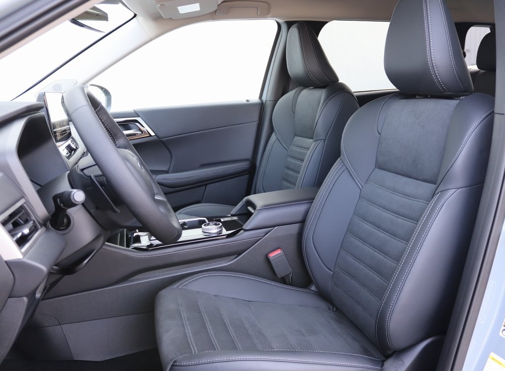 2026 Mitsubishi Outlander SE - Photo 17