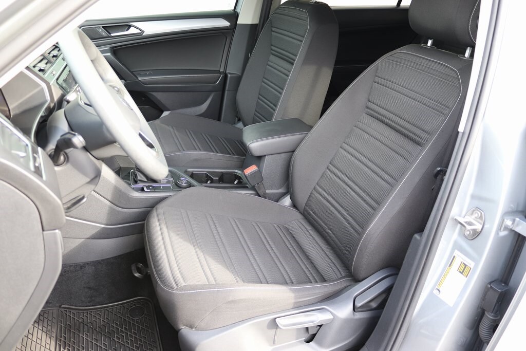 2022 Volkswagen Tiguan S photo 3