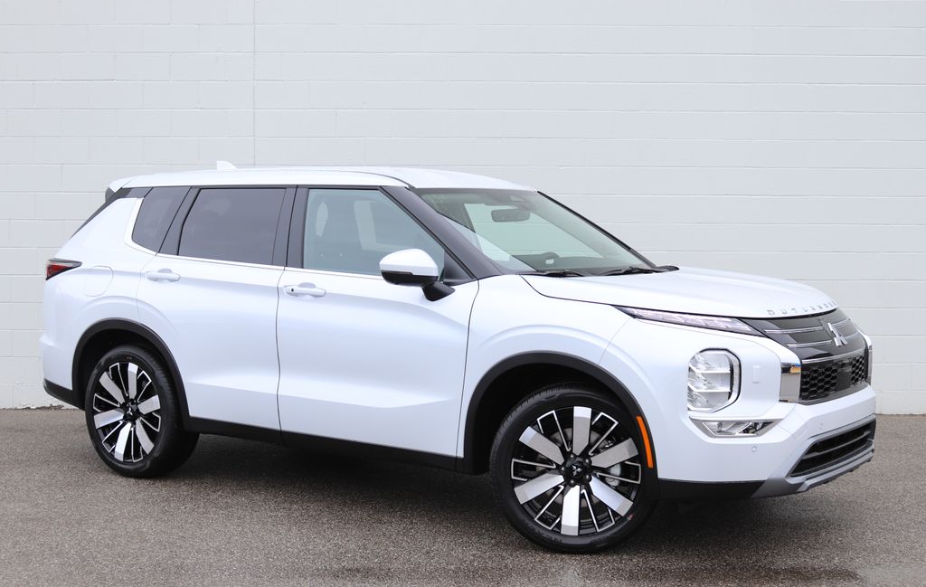 2026 Mitsubishi Outlander SE S-AWC's photo