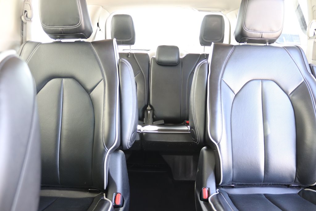 2023 Chrysler Pacifica Hybrid Limited - Photo 32