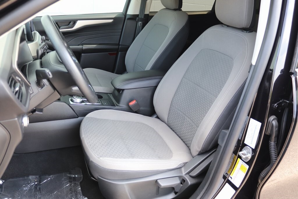 2022 Ford Escape Hybrid SE photo 4
