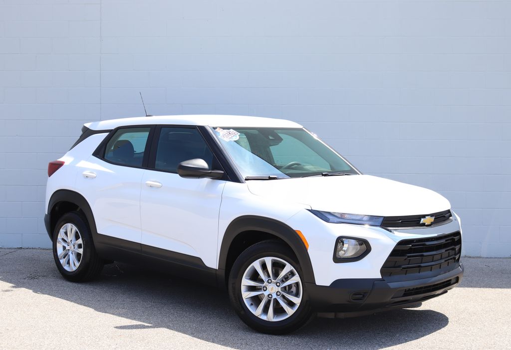 2022 Chevrolet Trailblazer LS's photo