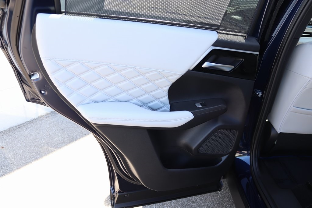 2025 Mitsubishi Outlander Plug-in Hybrid SEL - Photo 29