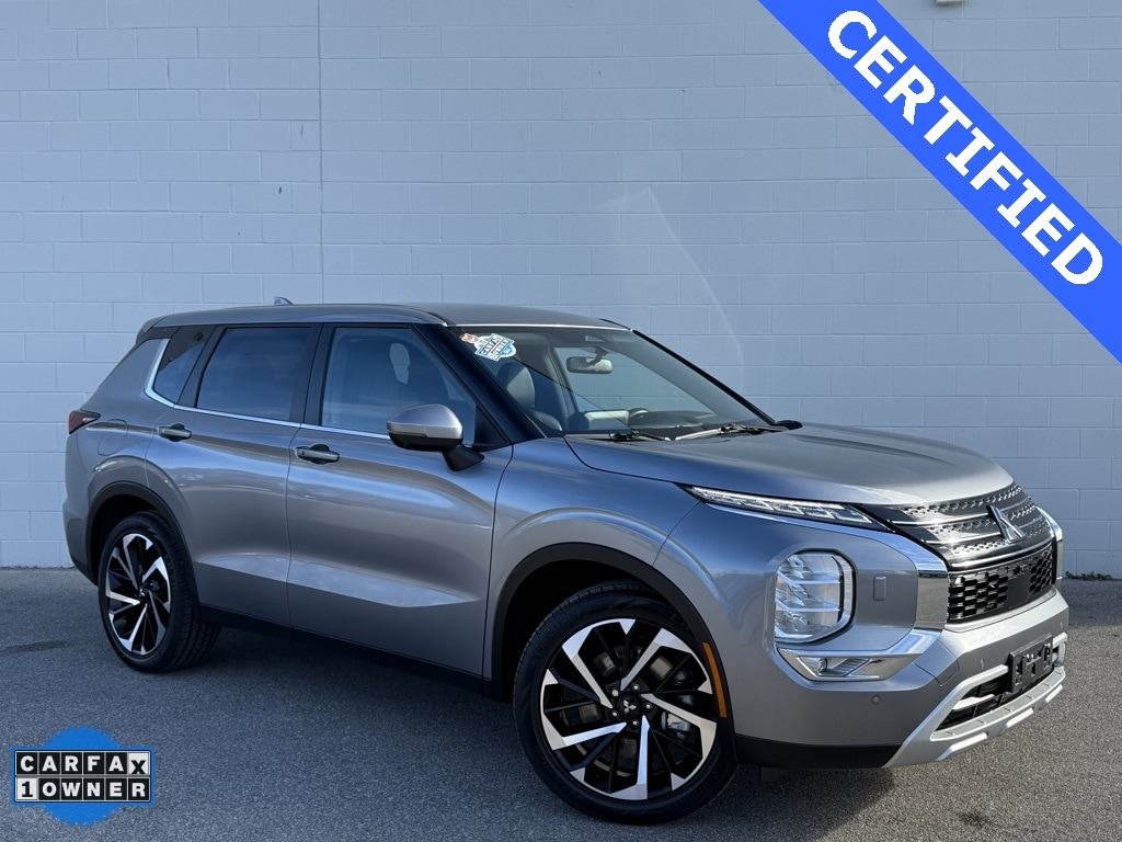 2024 Mitsubishi Outlander SE's photo