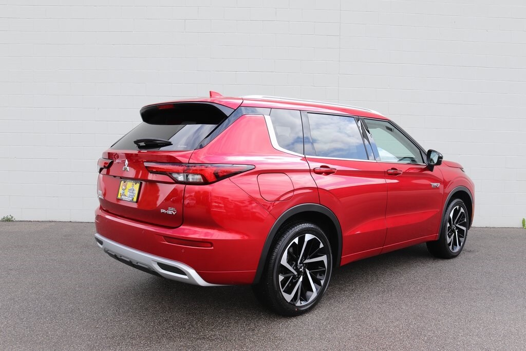 2024 Mitsubishi Outlander PHEV SEL photo 2