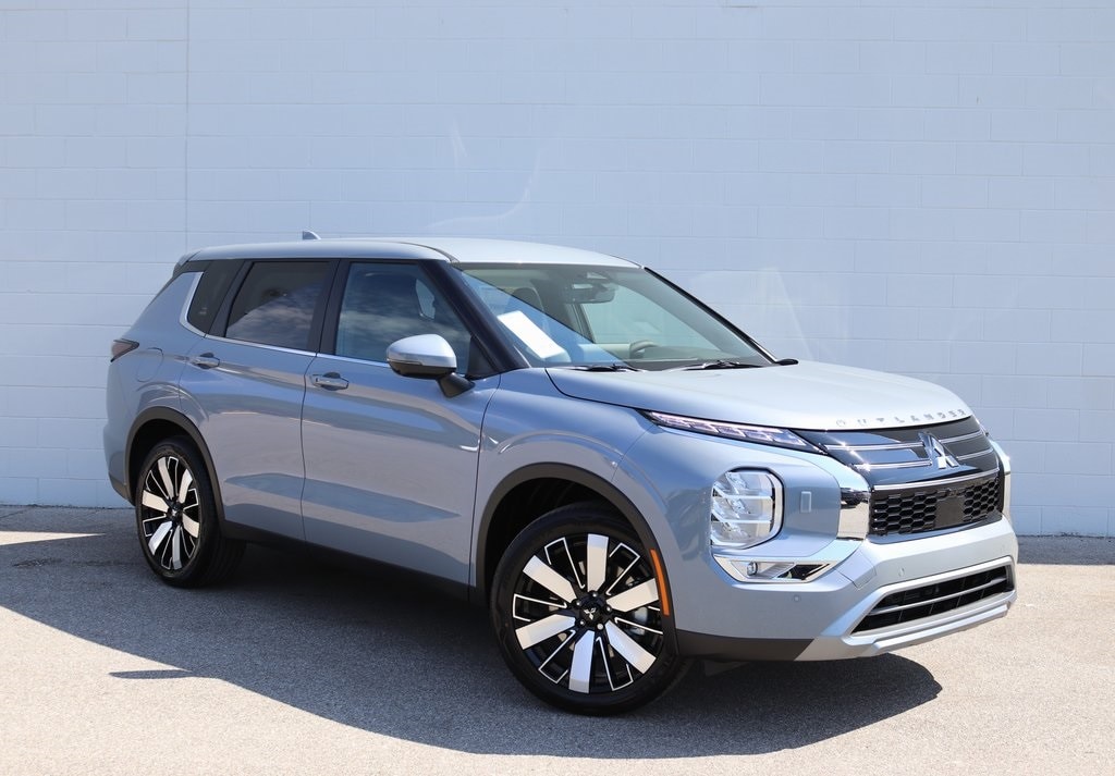 New 2025 Mitsubishi Outlander SE SUV