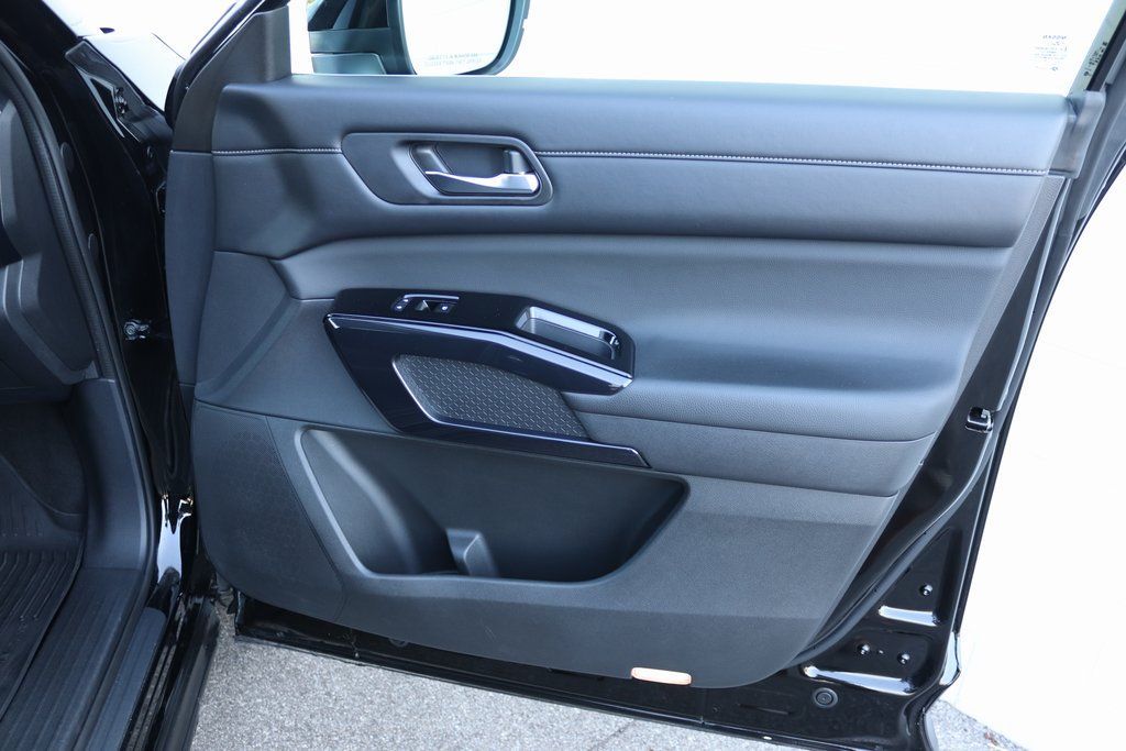 2022 Nissan Pathfinder S - Photo 33