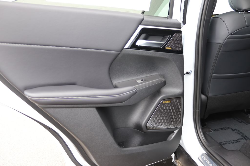 2026 Mitsubishi Outlander SE - Photo 16
