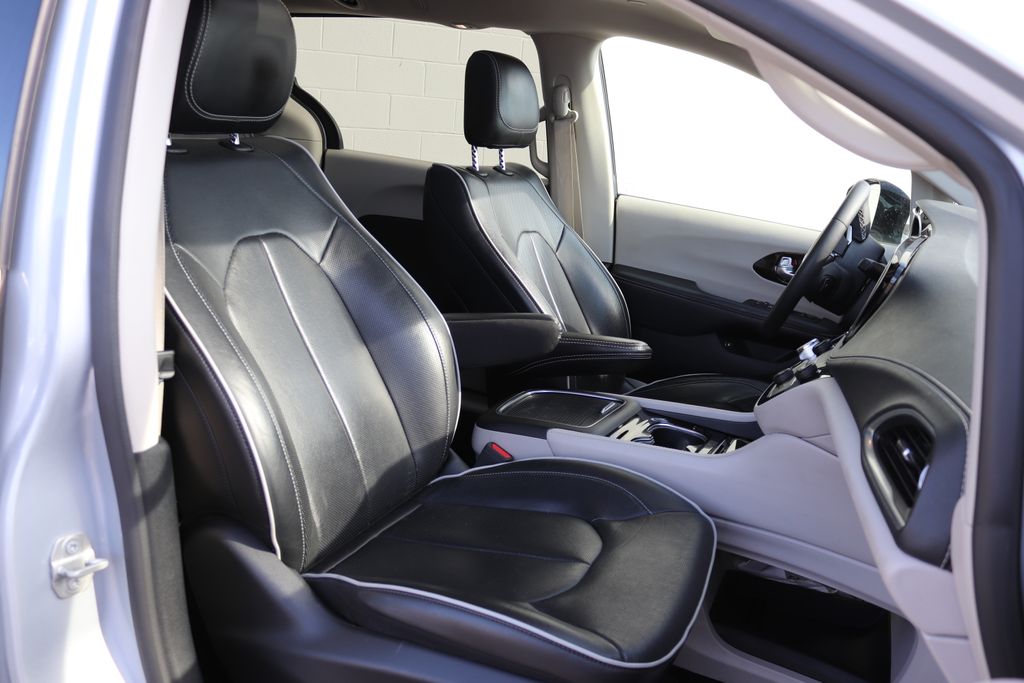 2023 Chrysler Pacifica Hybrid Limited - Photo 44