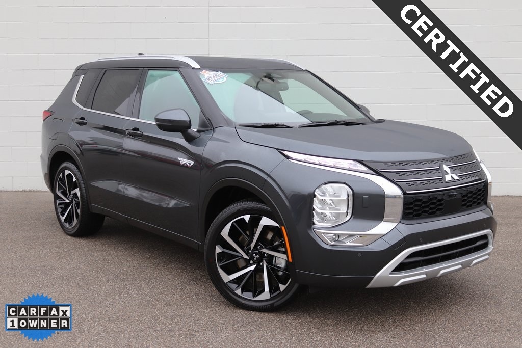 2025 Mitsubishi Outlander Plug-in Hybrid SEL's photo