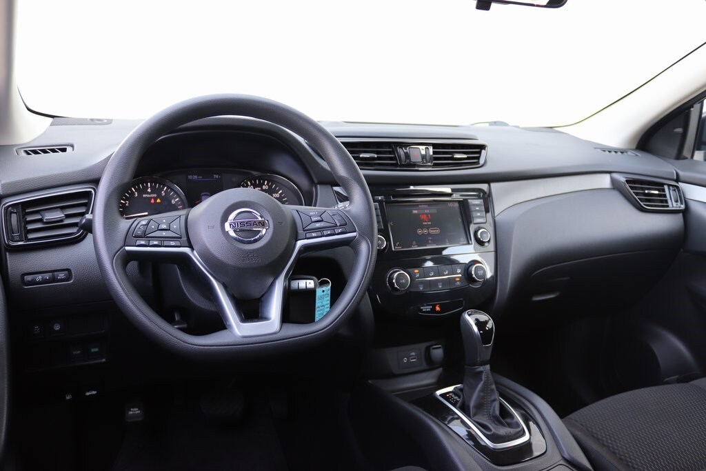 2021 Nissan Rogue Sport S photo 3