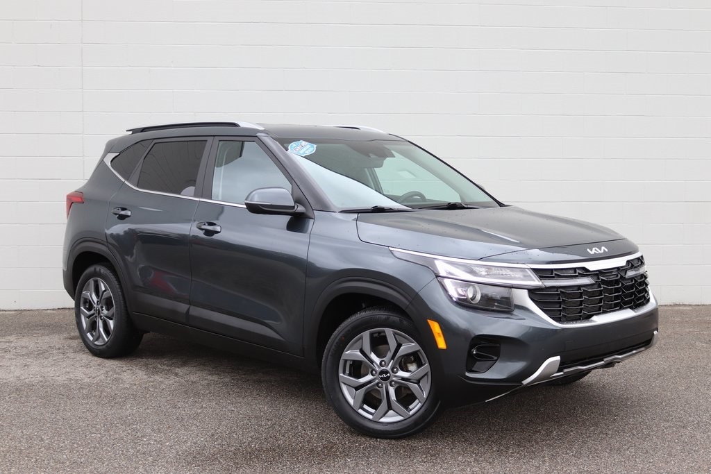 2024 Kia Seltos S's photo