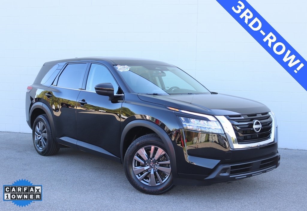 2022 Nissan Pathfinder S's photo