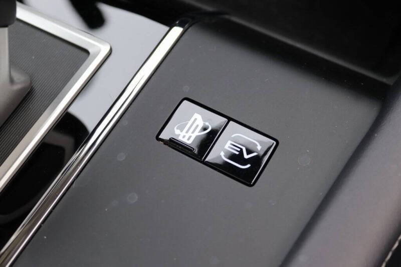 2025 Mitsubishi Outlander Plug-in Hybrid SE - Photo 18