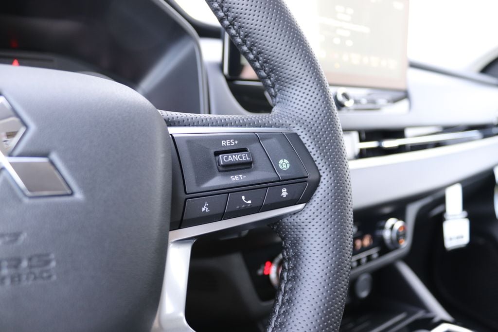 2026 Mitsubishi Outlander SE - Photo 9