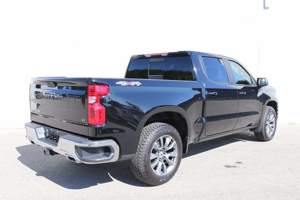 2019 Chevrolet Silverado 1500 LT photo 2