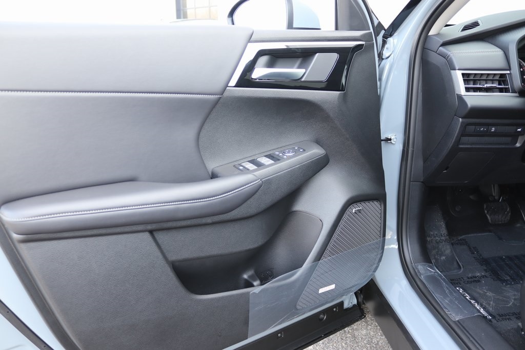 2026 Mitsubishi Outlander SE - Photo 22
