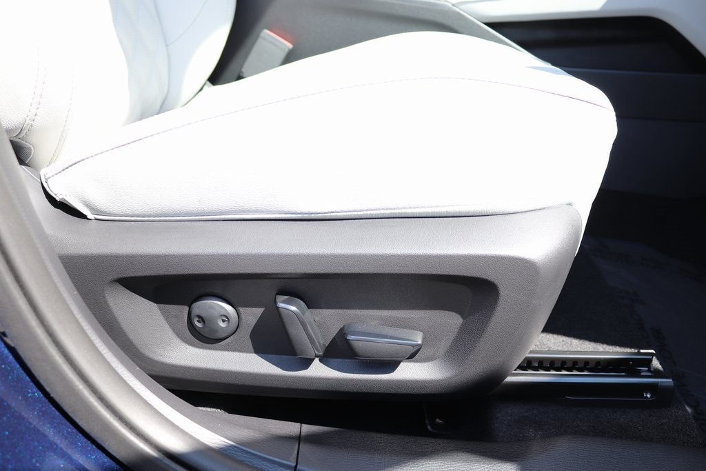 2025 Mitsubishi Outlander Plug-in Hybrid SEL - Photo 16