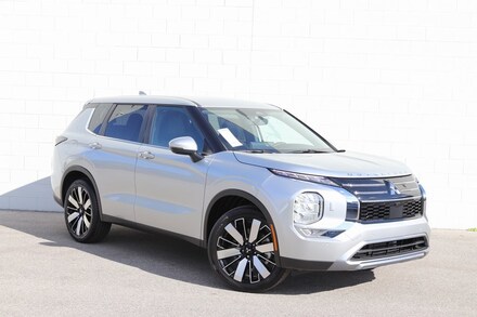 2025 Mitsubishi Outlander SE SUV