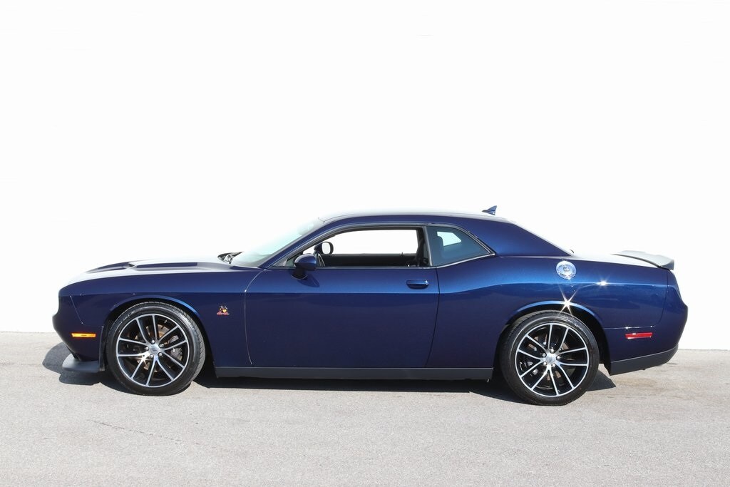 2017 Dodge Challenger R/T Scat Pack photo 2