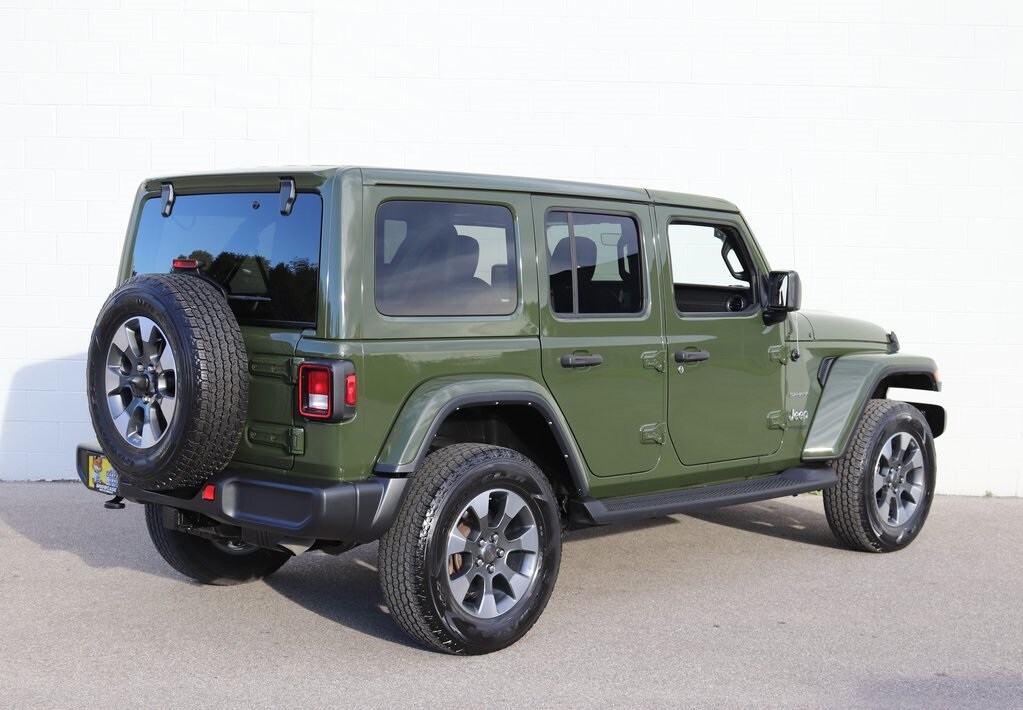 2022 Jeep Wrangler Unlimited Sahara photo 2