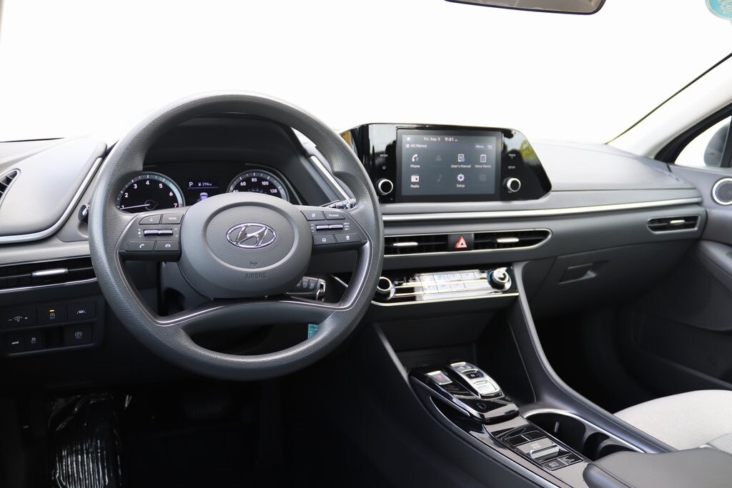 2021 Hyundai Sonata SE photo 2