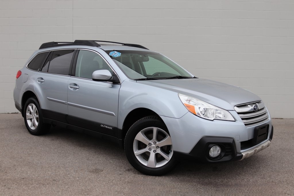 2013 Subaru Outback Limited's photo