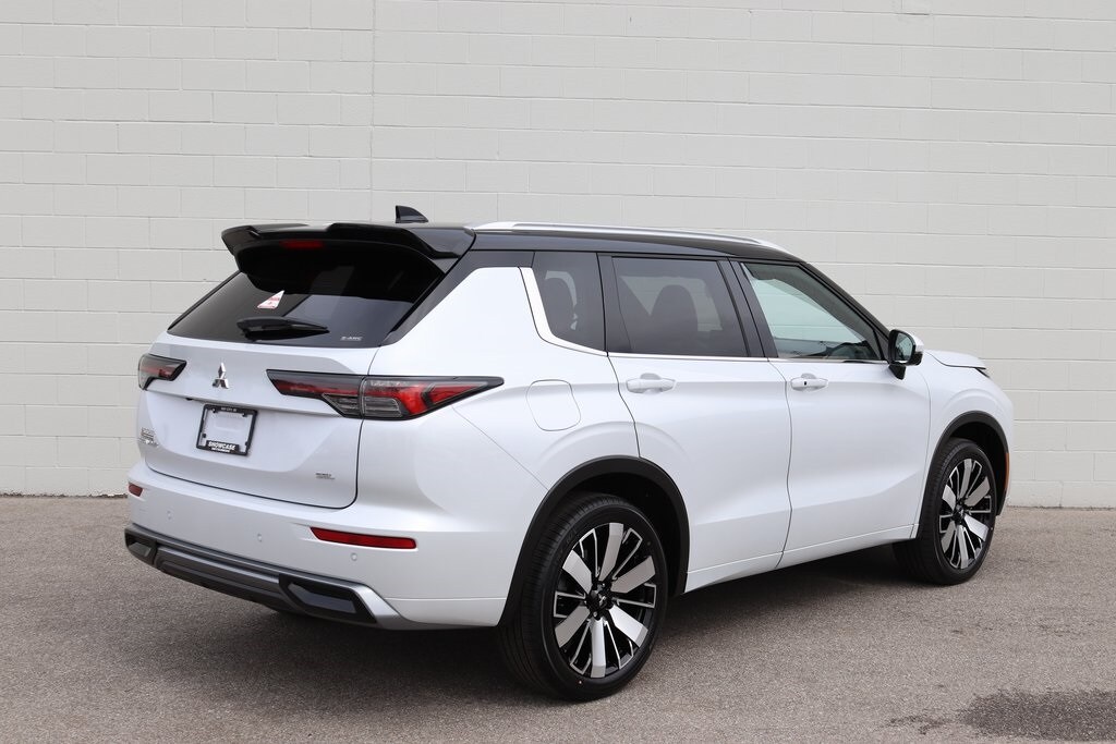 2025 Mitsubishi Outlander SEL Premium photo 2