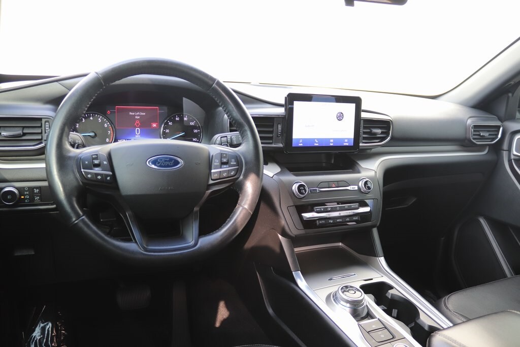 2020 Ford Explorer XLT photo 2