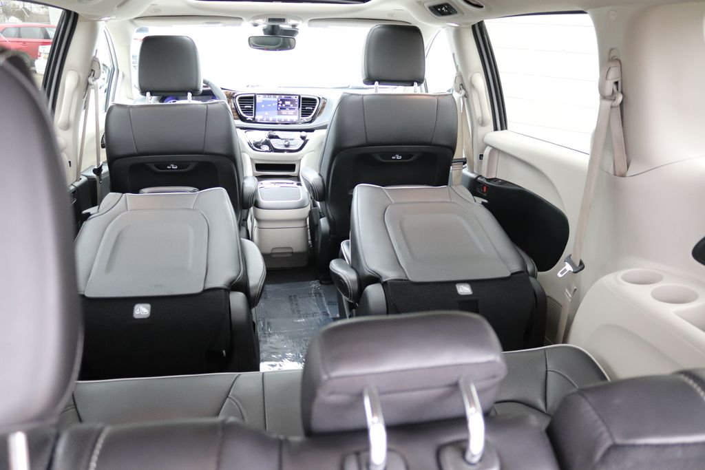 2023 Chrysler Pacifica Hybrid Limited - Photo 39