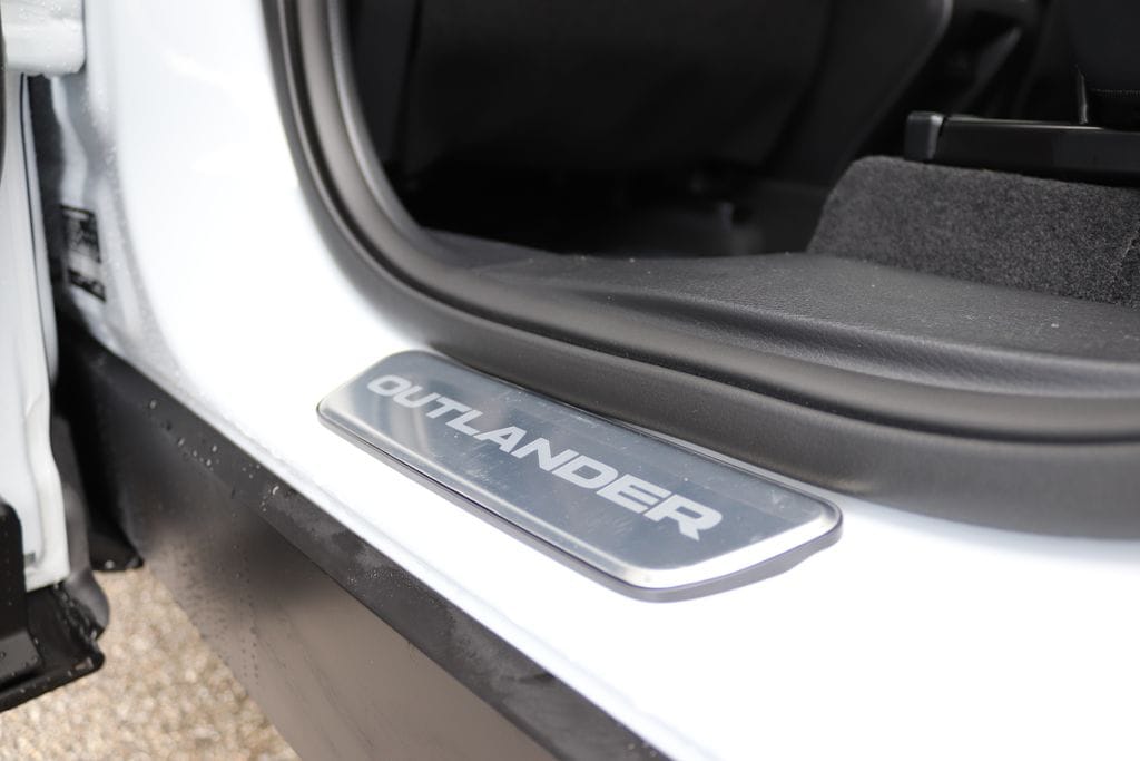 2026 Mitsubishi Outlander SE - Photo 17