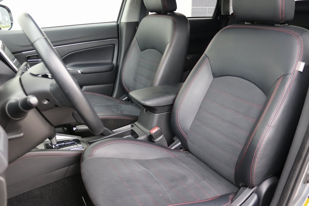 2024 Mitsubishi Outlander Sport ES LE SE photo 3