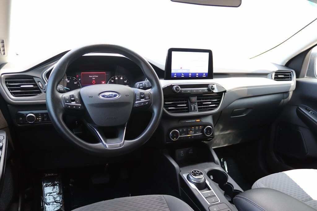 2022 Ford Escape Hybrid SE photo 3