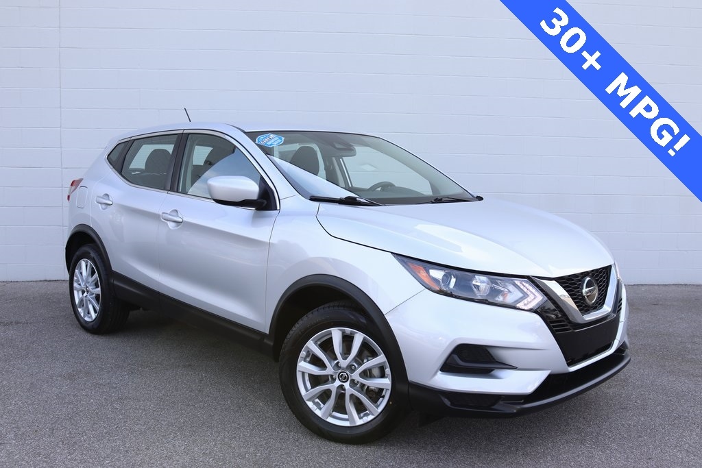 2021 Nissan Rogue Sport S's photo