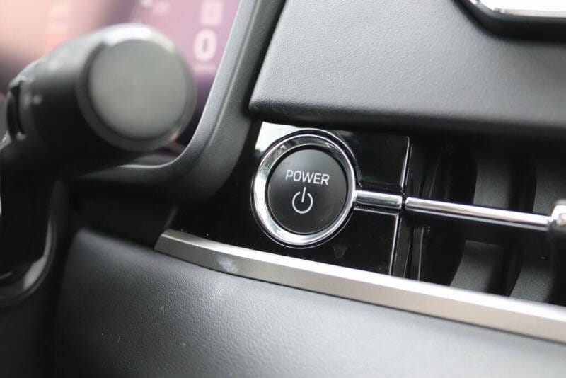 2025 Mitsubishi Outlander Plug-in Hybrid SE - Photo 25