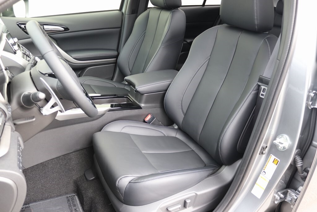 2026 Mitsubishi Eclipse Cross SEL photo 3