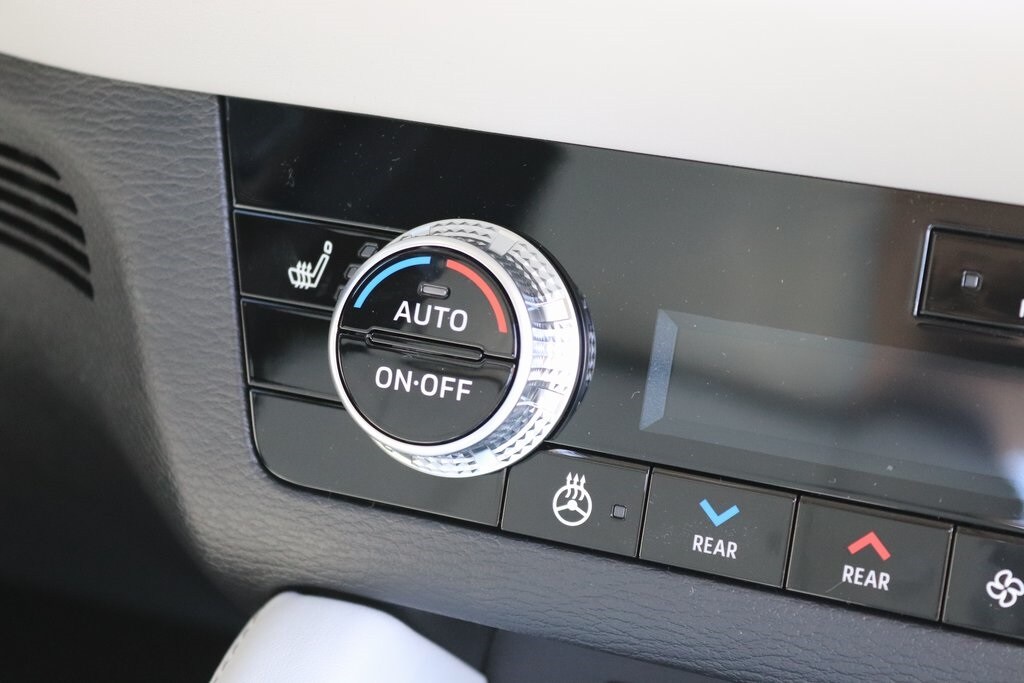 2025 Mitsubishi Outlander Plug-in Hybrid SEL - Photo 23