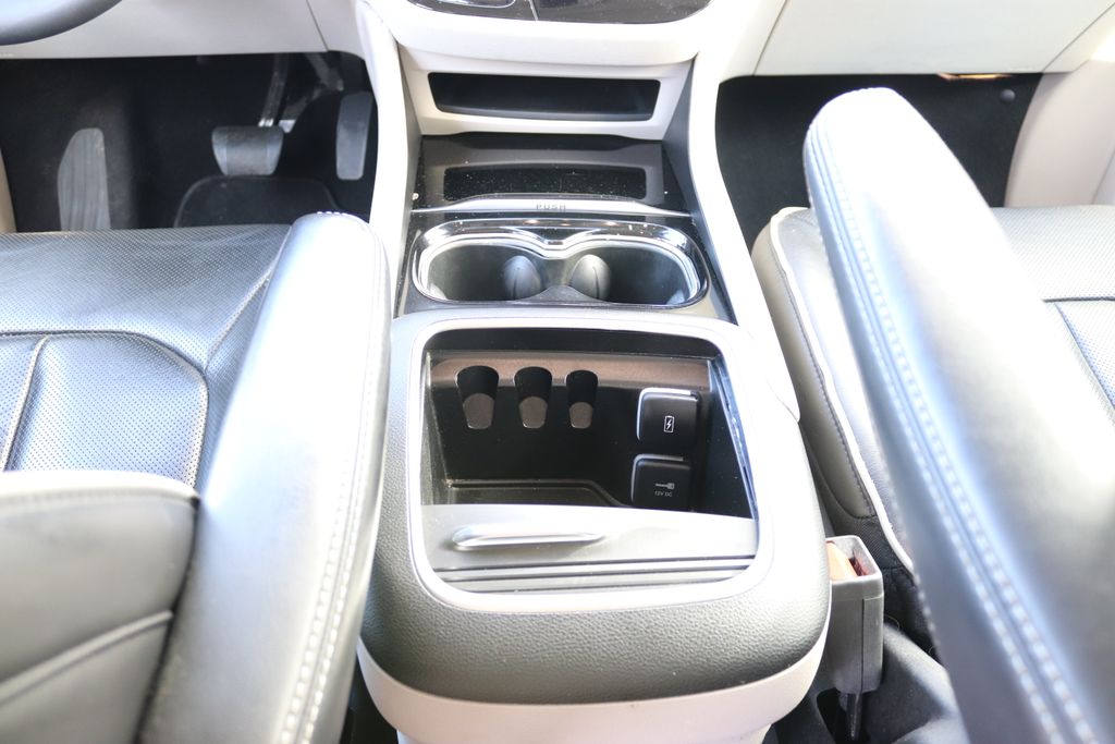 2023 Chrysler Pacifica Hybrid Limited - Photo 28