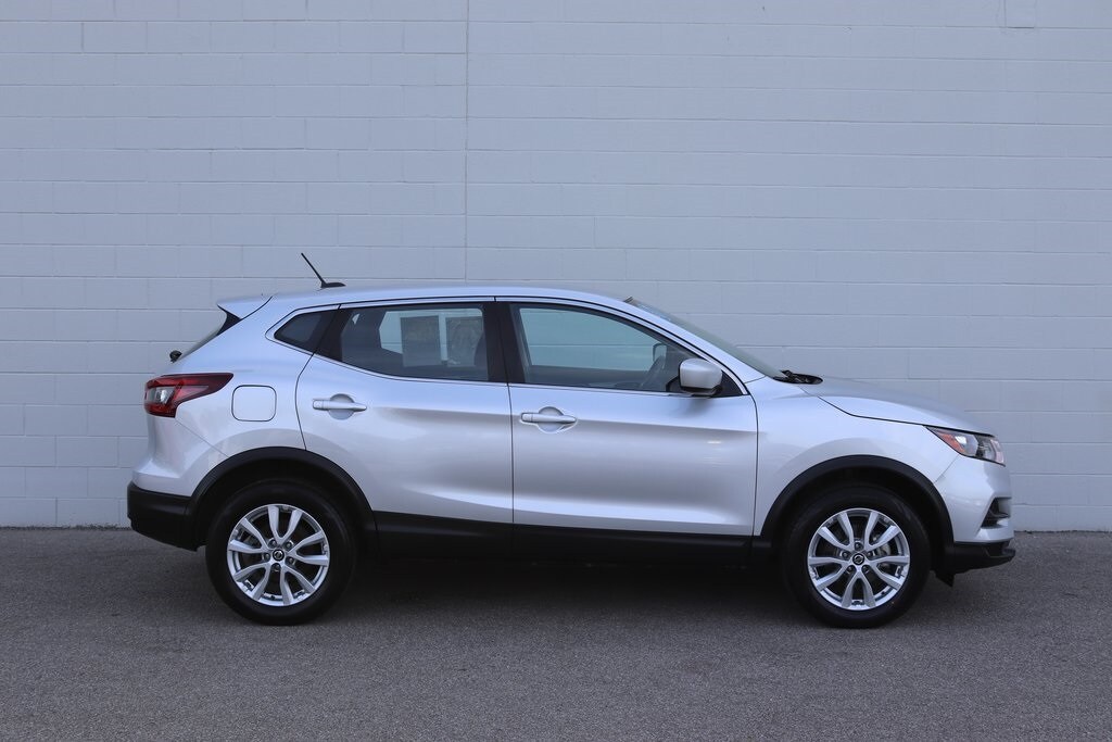 2021 Nissan Rogue Sport S photo 4