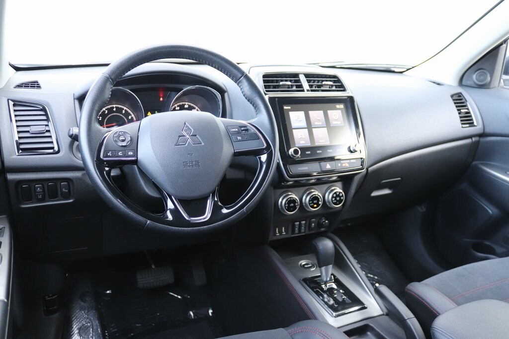 2022 Mitsubishi Outlander Sport SE photo 3