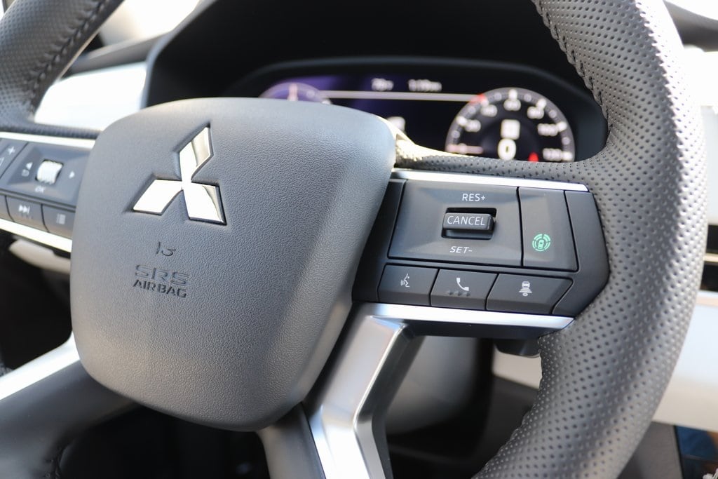 2025 Mitsubishi Outlander Plug-in Hybrid SEL - Photo 37