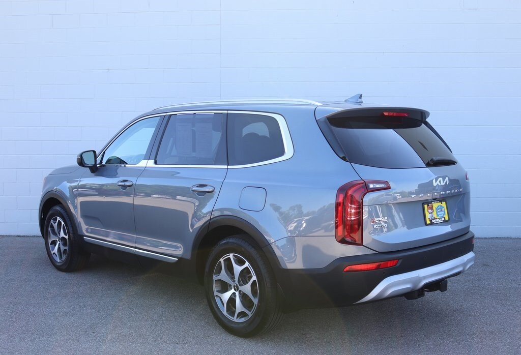 2022 Kia Telluride EX photo 2