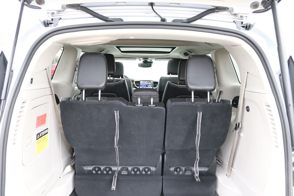 2023 Chrysler Pacifica Hybrid Limited - Photo 36