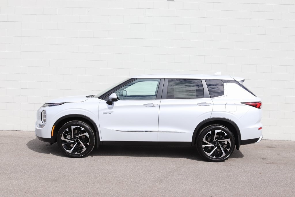 2025 Mitsubishi Outlander Plug-in Hybrid SE - Photo 18