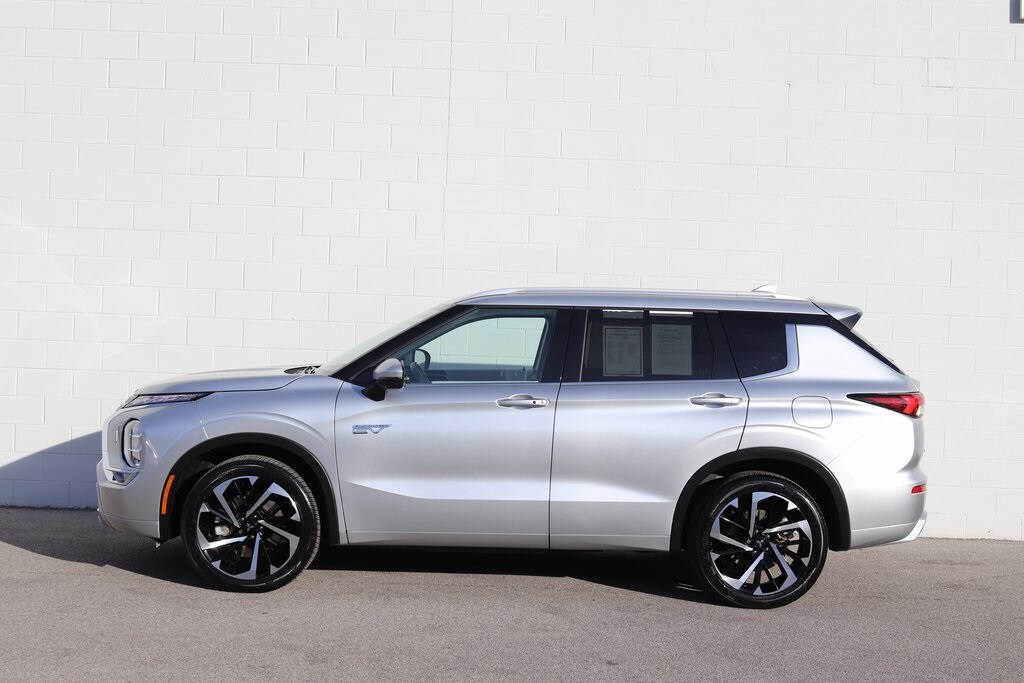 2023 Mitsubishi Outlander PHEV SEL photo 4
